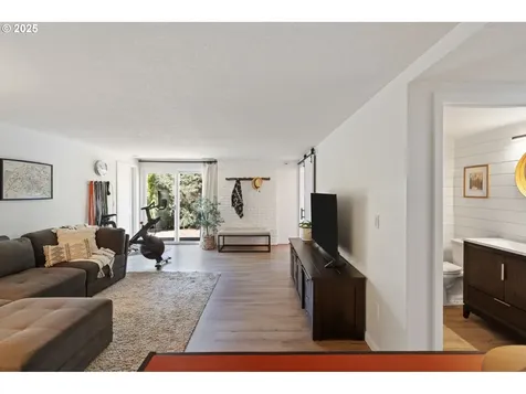 1437 Greentree Circle Lake Oswego OR 97034