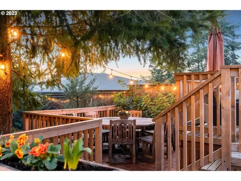 1437 Greentree Circle Lake Oswego OR 97034