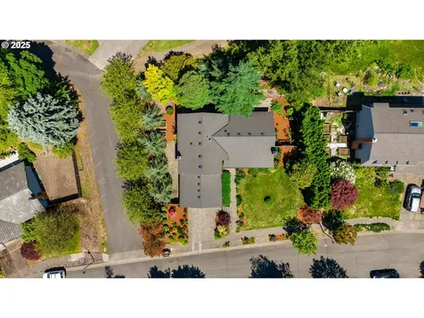 1437 Greentree Circle Lake Oswego OR 97034