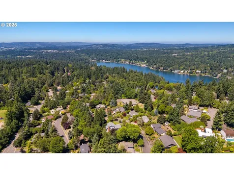 1437 Greentree Circle Lake Oswego OR 97034