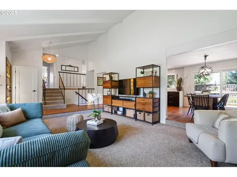 1437 Greentree Circle Lake Oswego OR 97034