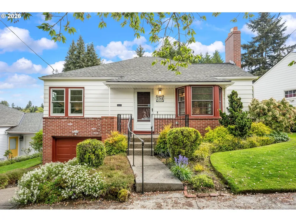 7748 SW Burlingame Avenue Portland OR 97219