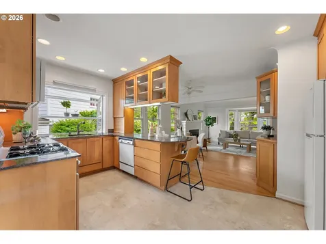 7748 SW Burlingame Avenue Portland OR 97219