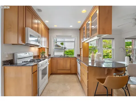 7748 SW Burlingame Avenue Portland OR 97219