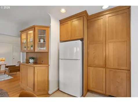 7748 SW Burlingame Avenue Portland OR 97219
