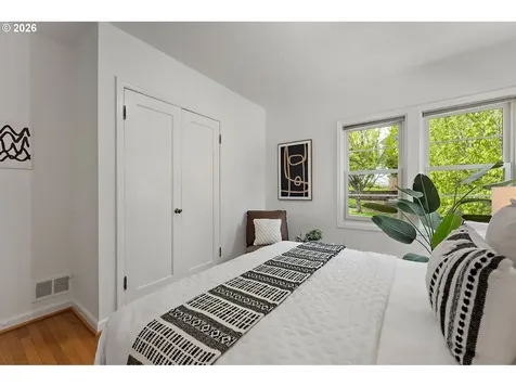 7748 SW Burlingame Avenue Portland OR 97219
