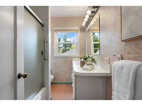 7748 SW Burlingame Avenue Portland OR 97219