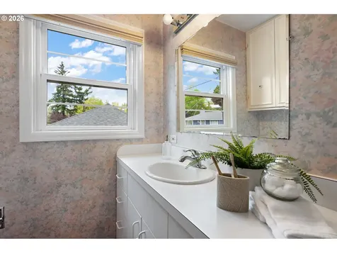 7748 SW Burlingame Avenue Portland OR 97219