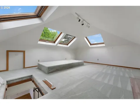 7748 SW Burlingame Avenue Portland OR 97219