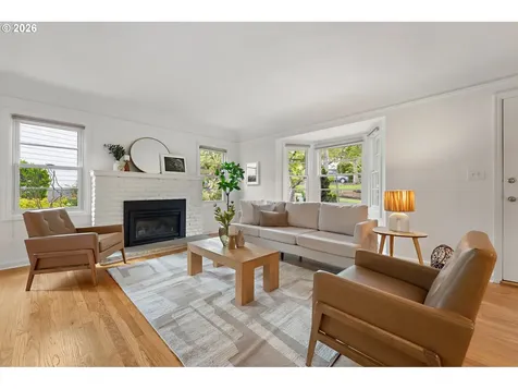 7748 SW Burlingame Avenue Portland OR 97219