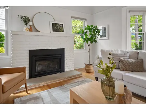 7748 SW Burlingame Avenue Portland OR 97219
