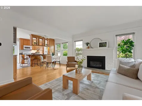 7748 SW Burlingame Avenue Portland OR 97219