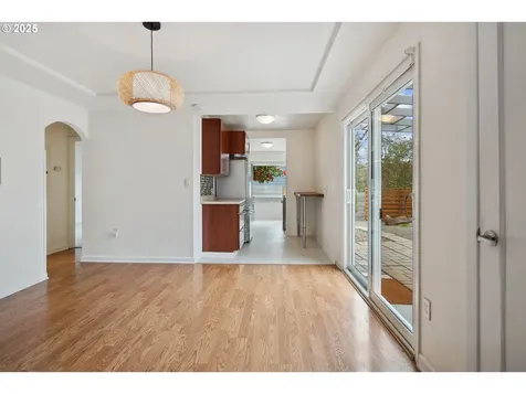 6816 SW Walnut Terrace Portland OR 97223