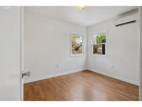 6816 SW Walnut Terrace Portland OR 97223