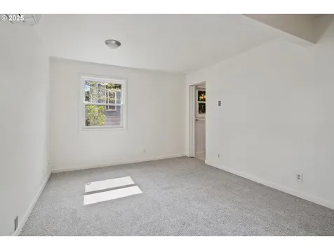 6816 SW Walnut Terrace Portland OR 97223
