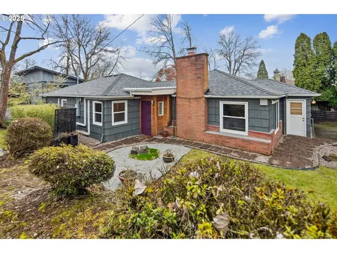 6816 SW Walnut Terrace Portland OR 97223