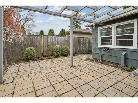 6816 SW Walnut Terrace Portland OR 97223