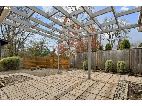 6816 SW Walnut Terrace Portland OR 97223