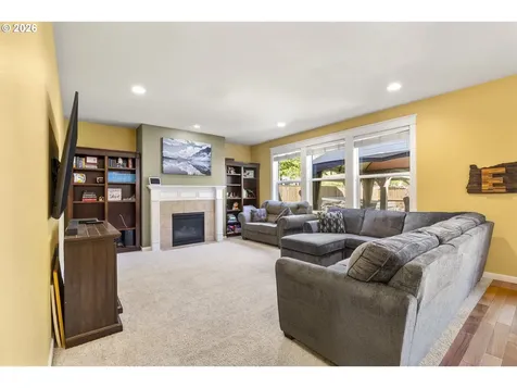 328 N Oak Leaf Street Newberg OR 97132