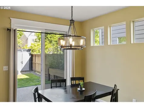 328 N Oak Leaf Street Newberg OR 97132