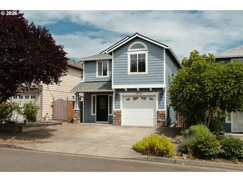 7870 SE Springwater Drive Portland OR 97206