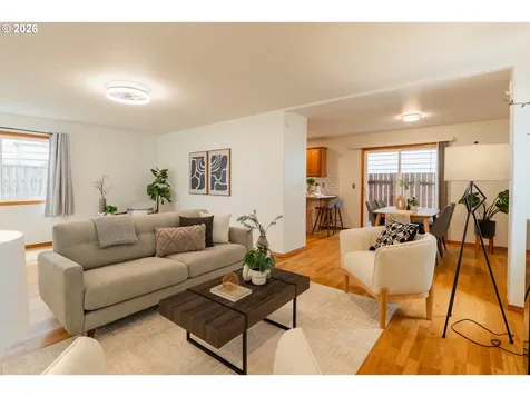 7870 SE Springwater Drive Portland OR 97206