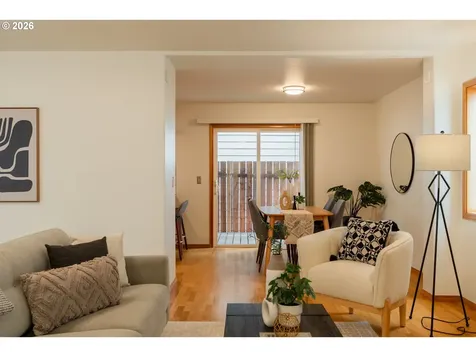 7870 SE Springwater Drive Portland OR 97206