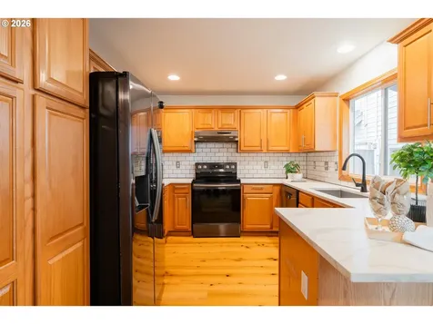 7870 SE Springwater Drive Portland OR 97206