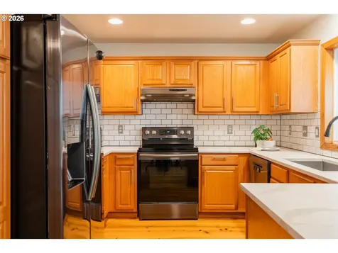7870 SE Springwater Drive Portland OR 97206