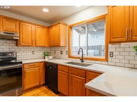 7870 SE Springwater Drive Portland OR 97206