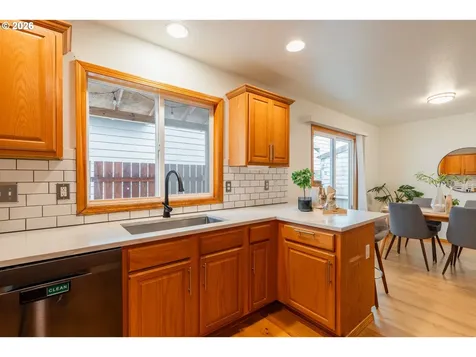 7870 SE Springwater Drive Portland OR 97206