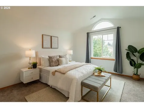 7870 SE Springwater Drive Portland OR 97206