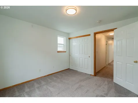 7870 SE Springwater Drive Portland OR 97206