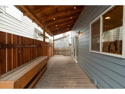7870 SE Springwater Drive Portland OR 97206