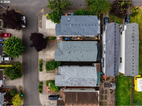 7870 SE Springwater Drive Portland OR 97206