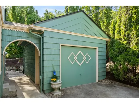 4575 SW Dogwood Lane Portland OR 97225
