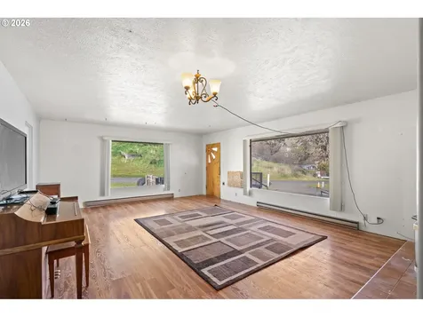 615 E Cowins Street Heppner OR 97836