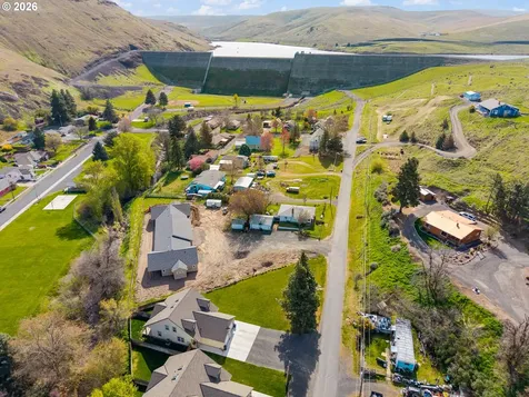 615 E Cowins Street Heppner OR 97836