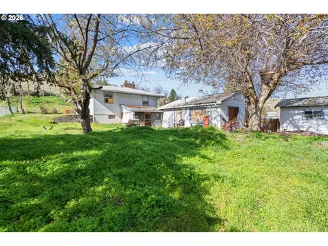 615 E Cowins Street Heppner OR 97836
