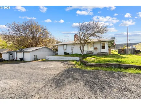 615 E Cowins Street Heppner OR 97836