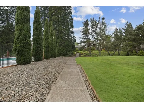 1397 Bonniebrae Drive Lake Oswego OR 97034