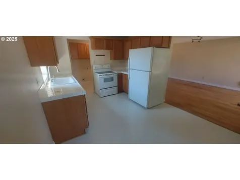 6705 SE 93rd Avenue Portland OR 97266