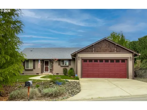 867 N Summerwood Street Roseburg OR 97471