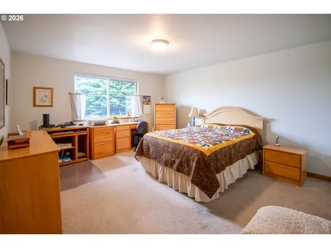 867 N Summerwood Street Roseburg OR 97471