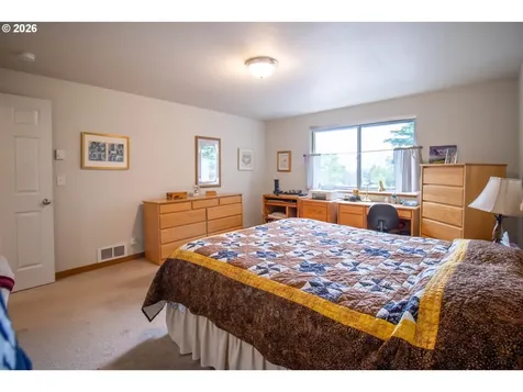 867 N Summerwood Street Roseburg OR 97471