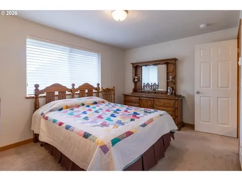867 N Summerwood Street Roseburg OR 97471