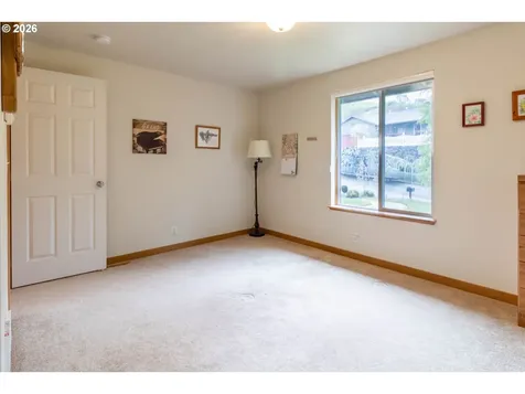 867 N Summerwood Street Roseburg OR 97471