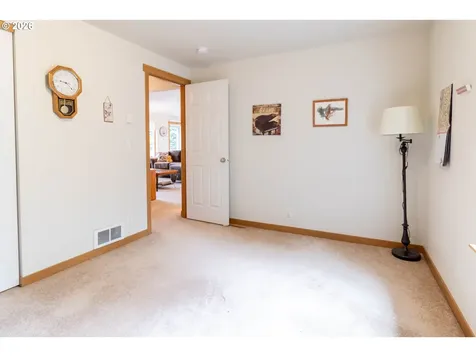 867 N Summerwood Street Roseburg OR 97471