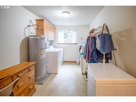 867 N Summerwood Street Roseburg OR 97471