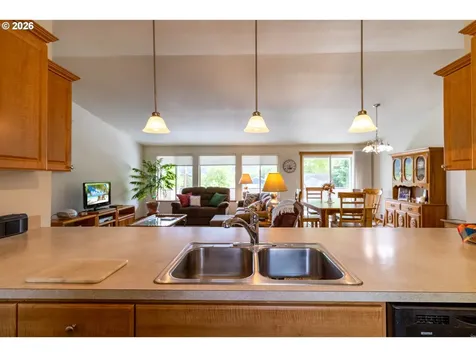 867 N Summerwood Street Roseburg OR 97471